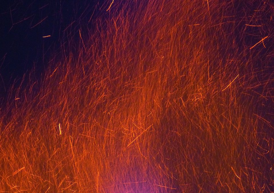 Dinas Damkar DKI Jakarta Tanggap Darurat di Jalan Protokol